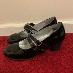 Little girls black shoes